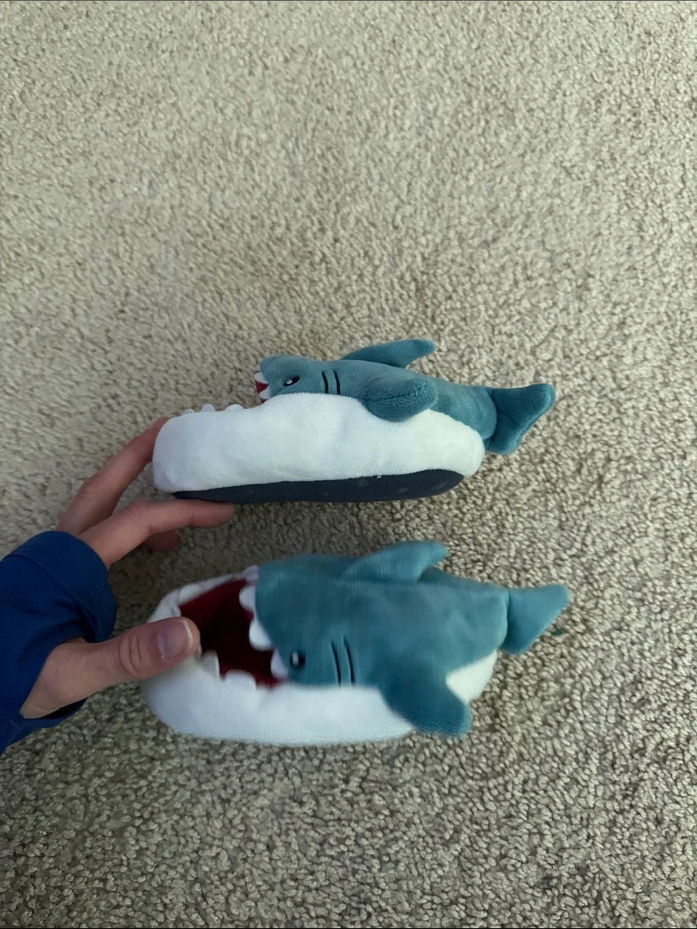 Cat & Jack Shark Slippers Toddler Boys Size S (5/6) Knox Shark Loafers A5035